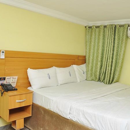 California Garden, Hotel & Suites Onitsha  Exterior photo