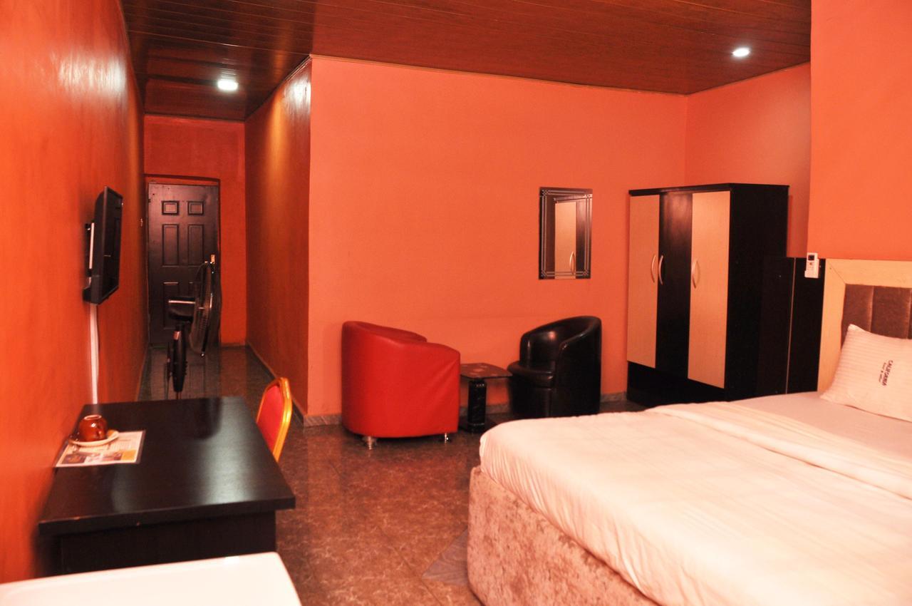 California Garden, Hotel & Suites Onitsha  Exterior photo