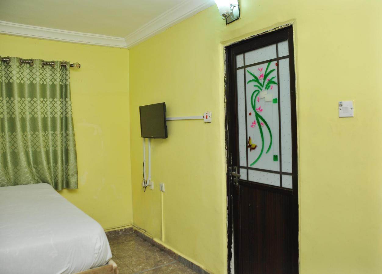 California Garden, Hotel & Suites Onitsha  Exterior photo