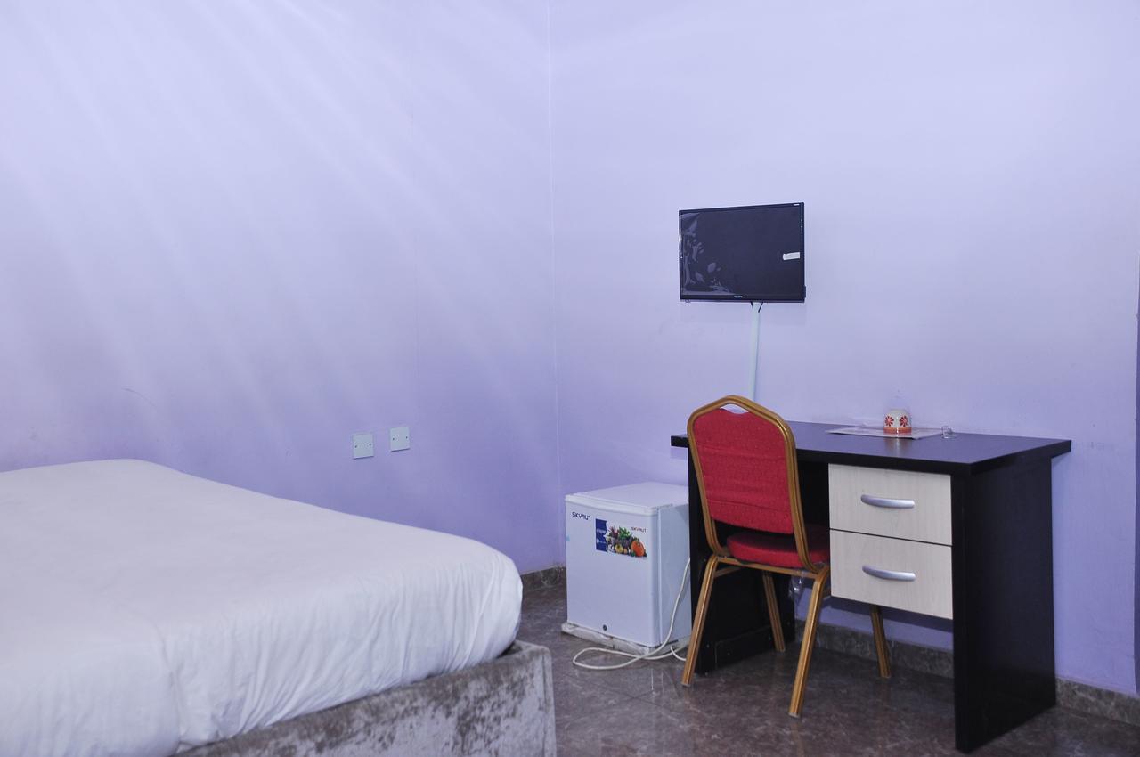 California Garden, Hotel & Suites Onitsha  Exterior photo